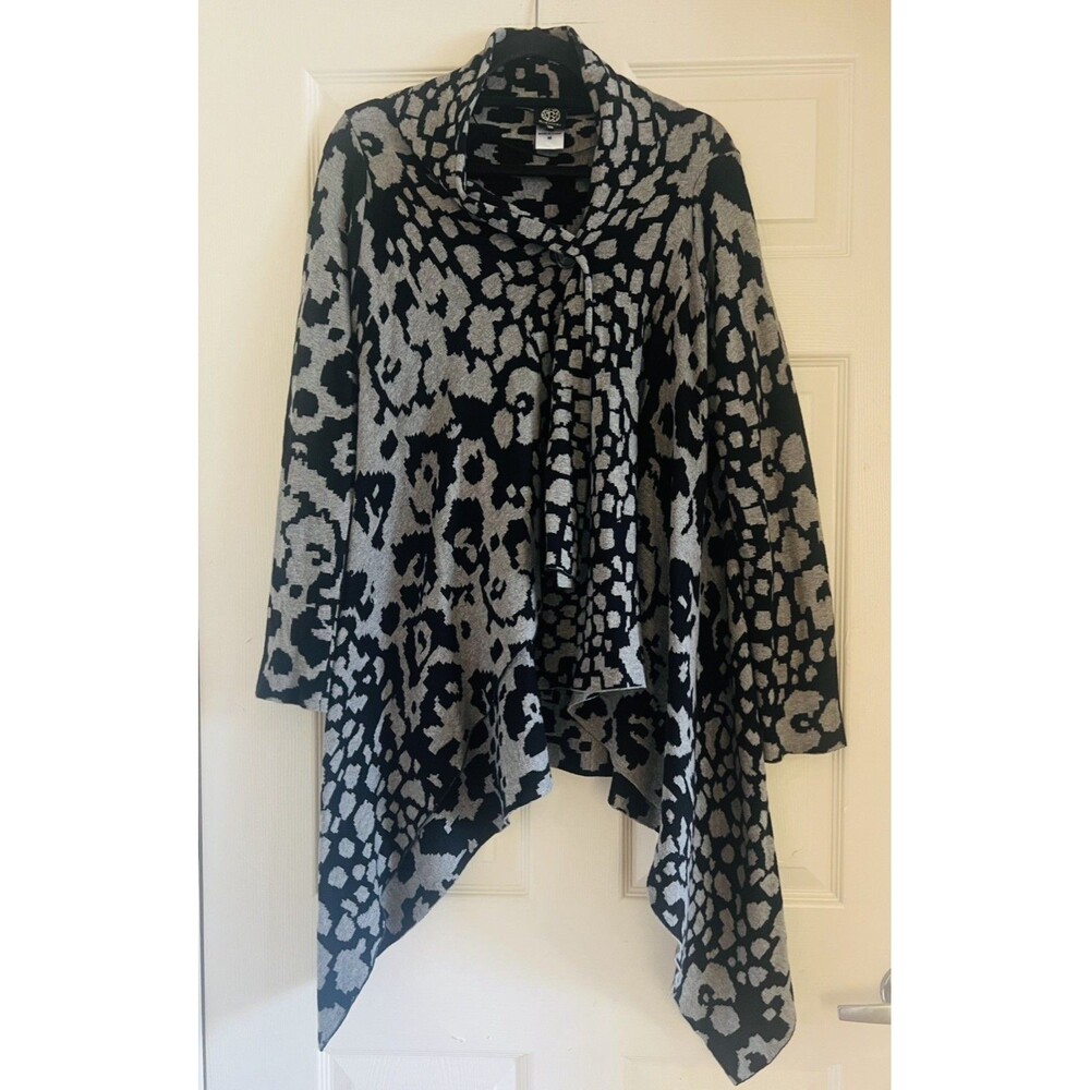 Bobeau Gray Leopard Print Open Front Waterfall Cardigan size M.